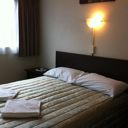88 Wallace Court Motel Веллингтон Экстерьер фото