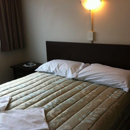 88 Wallace Court Motel Веллингтон Экстерьер фото
