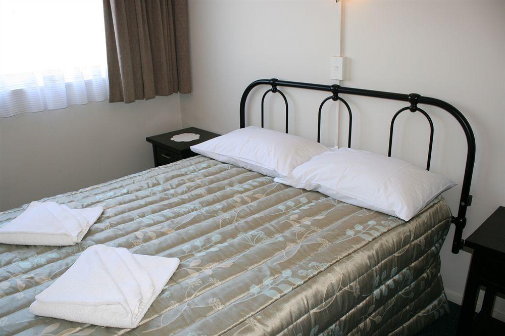 88 Wallace Court Motel Веллингтон Экстерьер фото
