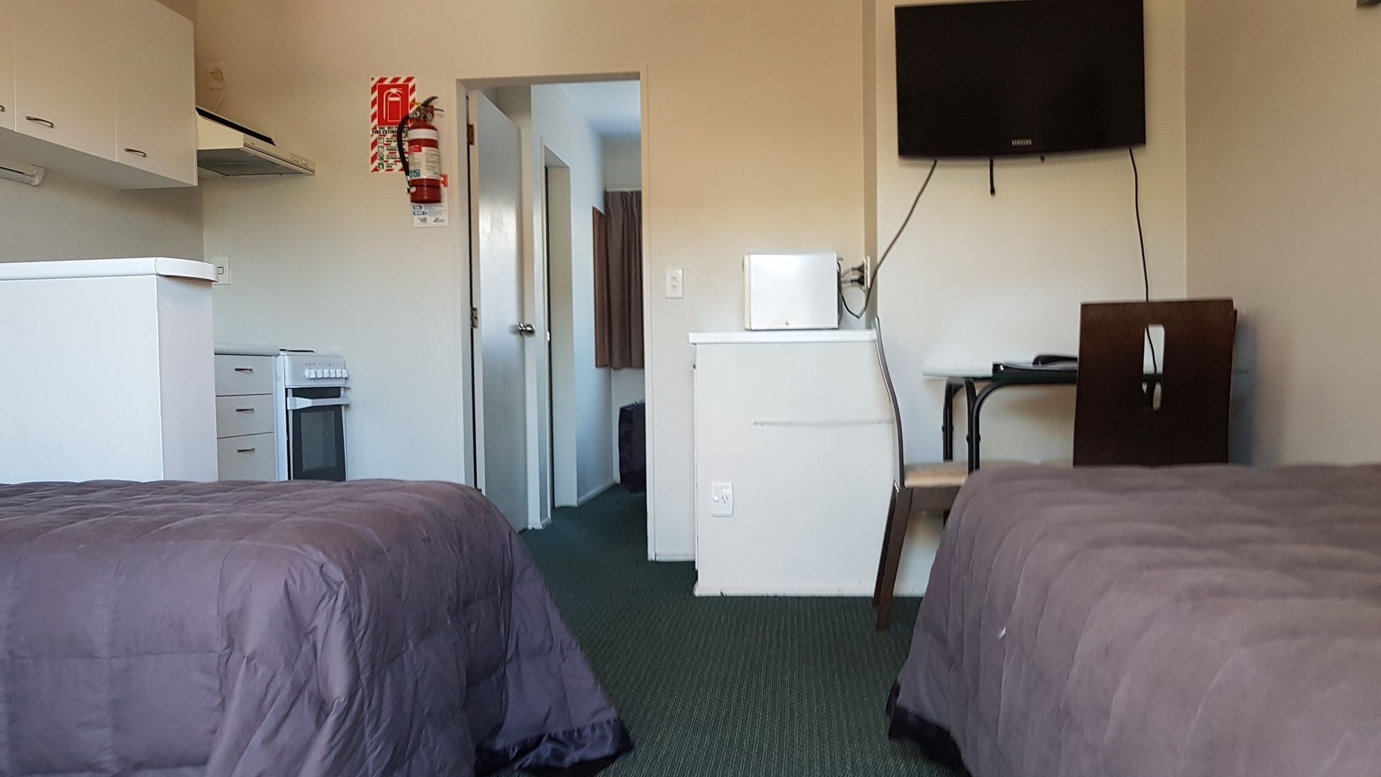 88 Wallace Court Motel Веллингтон Экстерьер фото
