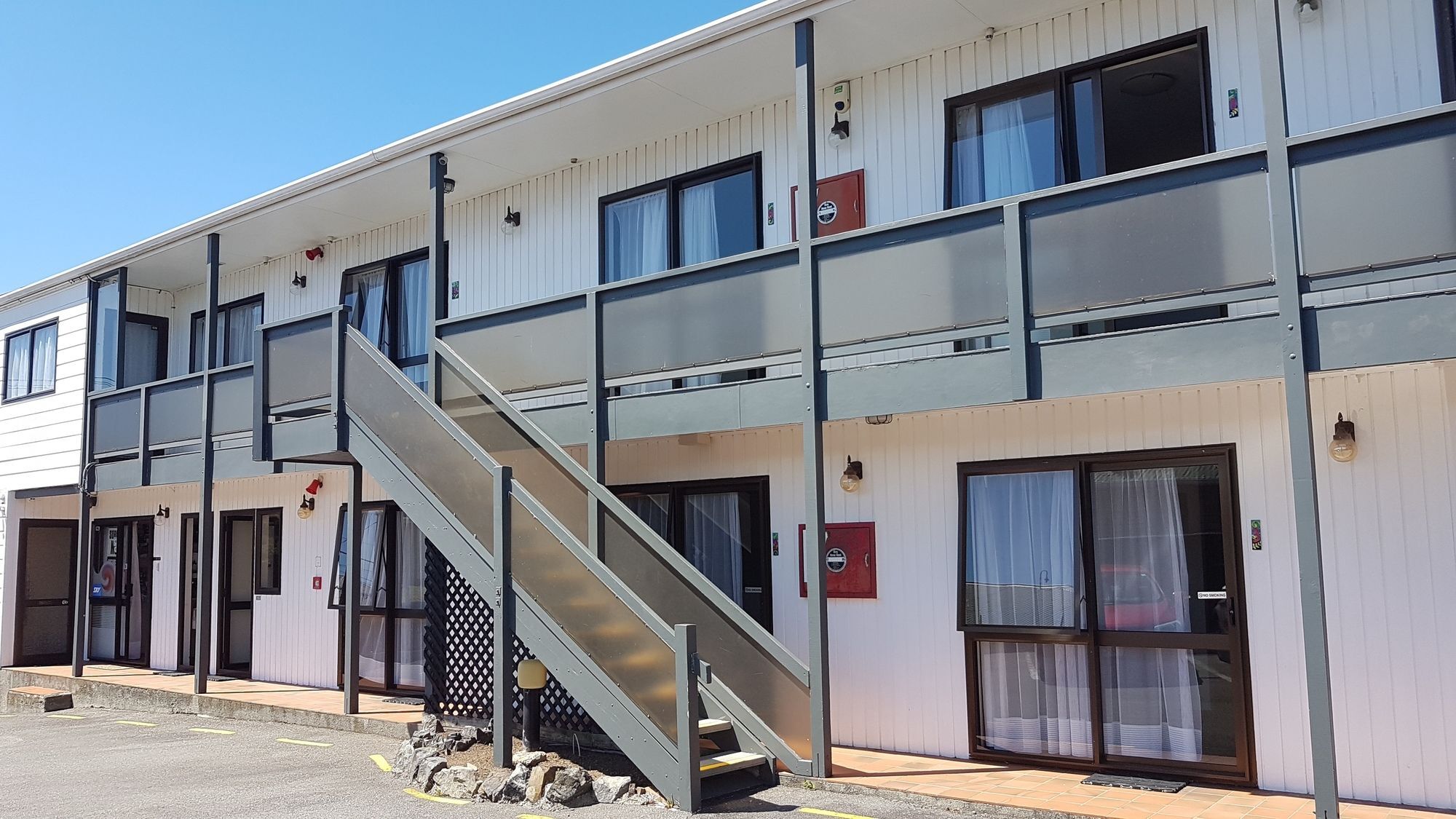 88 Wallace Court Motel Веллингтон Экстерьер фото